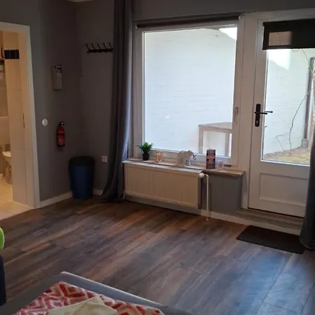 Strandnah An Der Foerde *