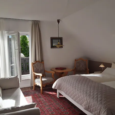 Strandnah An Der Foerde *