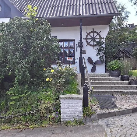 Strandnah An Der Foerde