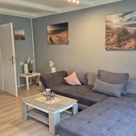 Strandnah An Der Foerde