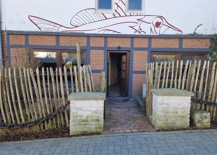 Strandnah An Der Foerde *