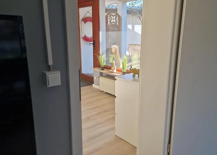 Strandnah An Der Foerde