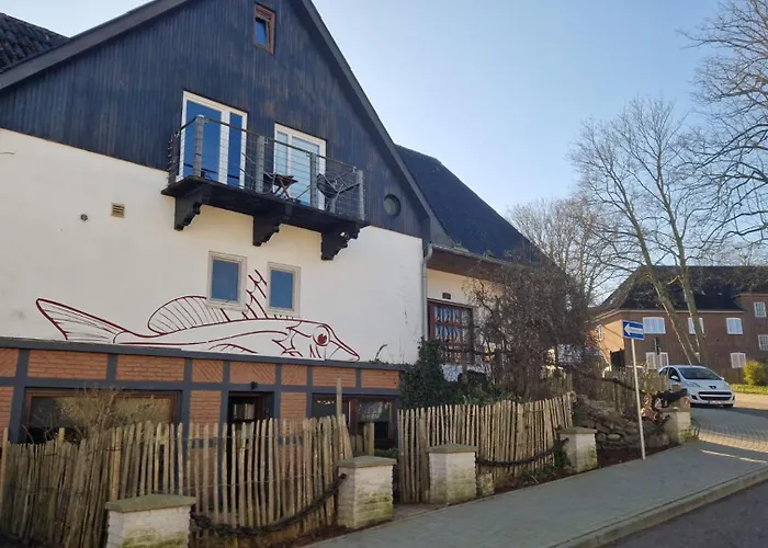 Strandnah An Der Foerde