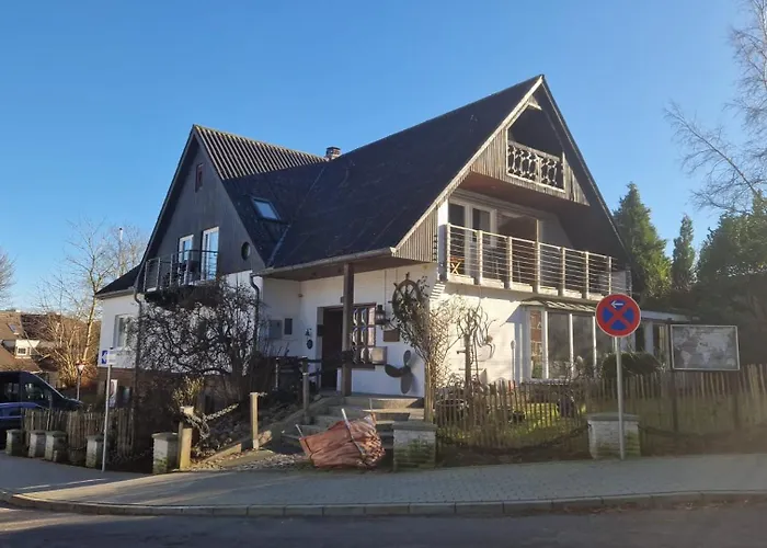 Strandnah An Der Foerde