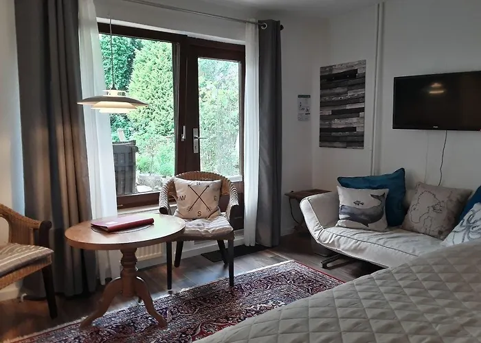 Strandnah An Der Foerde *