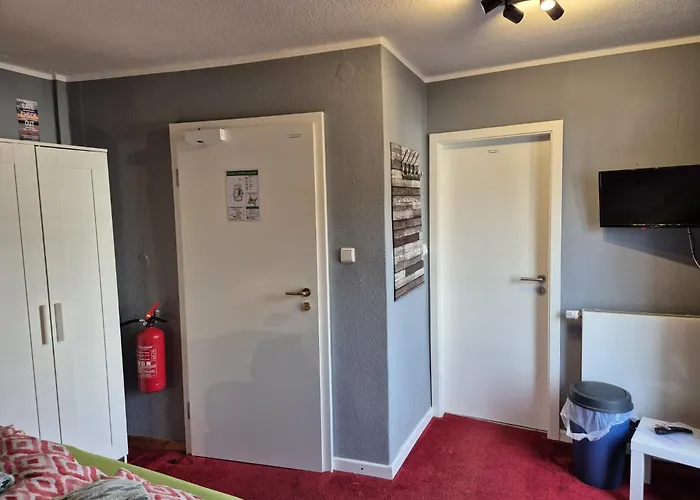 Strandnah An Der Foerde *